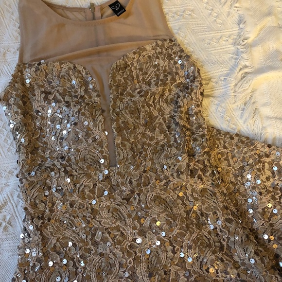 Dress - Picture 2 of 3
